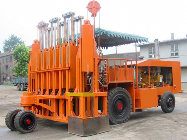 多錘頭破碎機(jī)TR400